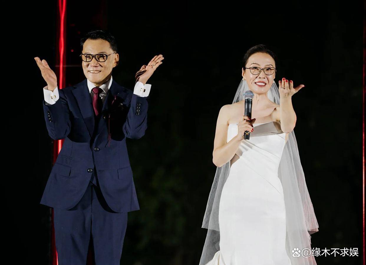 异2次前夫甘愿为她改姓离婚真实原因曝光!j9九游会真人游戏第一李国庆新婚妻子:离(图5) 异2次前夫甘愿为她改姓离婚真实原因曝光!j9九游会真人游戏第一李国庆新婚妻子:离(图5)